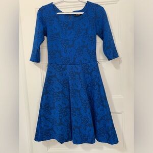 Icone - Blue Dress